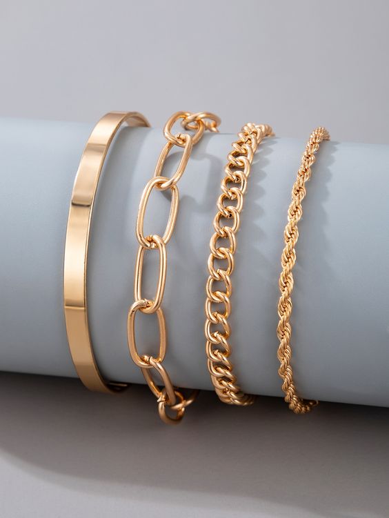 BRACELET